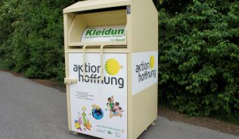 Sammelbehälter für gut erhaltene Altkleider