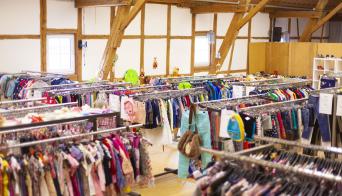Kindermodemarkt im Secondhand-Shop Ettringen