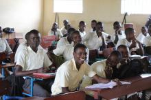 Schülergruppe in Uganda